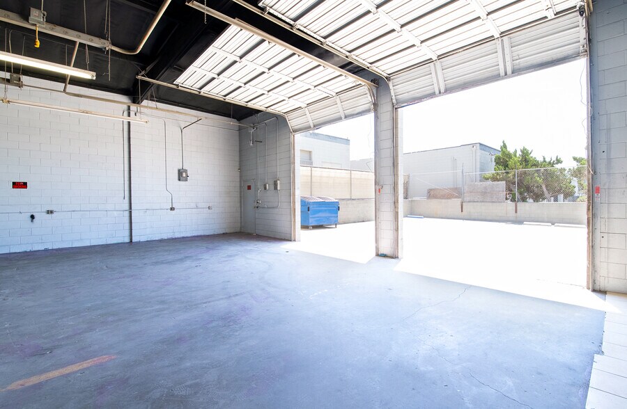 More Photos Of 11810-11812 Greenstone Ave, Santa Fe Springs Manufacturing For Sale