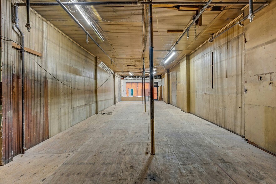 More Photos Of 2094 Boston Post Rd, Larchmont Storefront For Lease