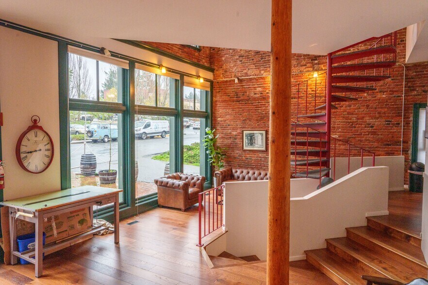 More Photos Of 1410 11th St, Bellingham Office For Lease