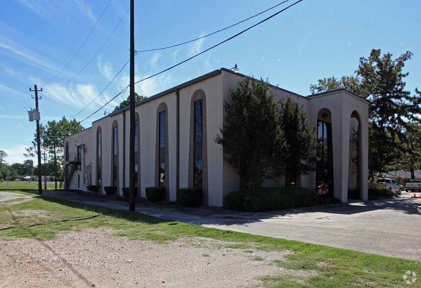 More Photos Of 2916 W TC Jester Blvd, Houston Office For Sale