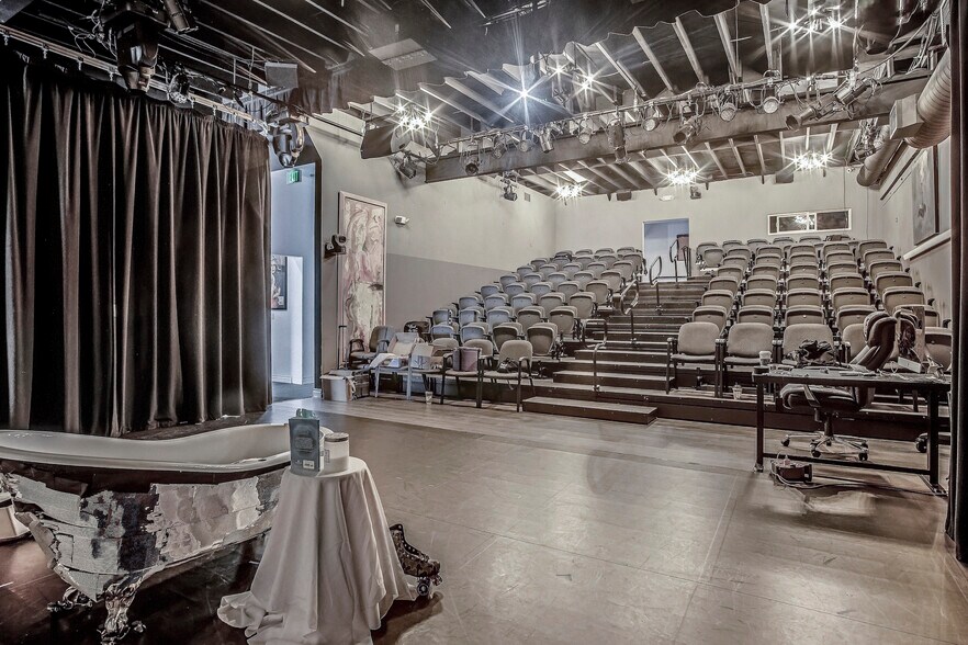 More Photos Of 5142 Lankershim Blvd, North Hollywood Storefront For Lease