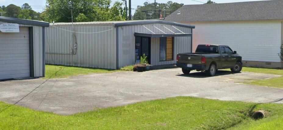 More Photos Of 110 Business Cir, Thomasville Freestanding For Lease