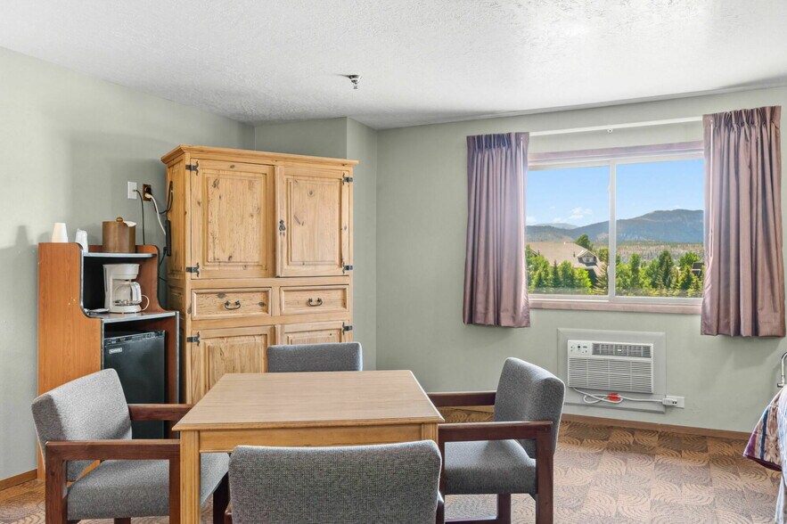 More Photos Of 205 Beaver Lodge Rd, Frisco Hotel For Sale