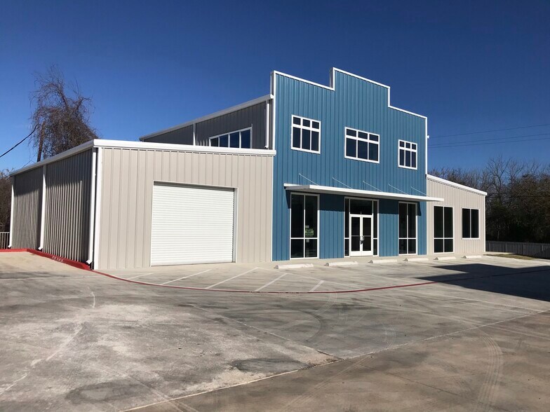 More Photos Of 11215 Conroy Ln, Austin Showroom For Lease