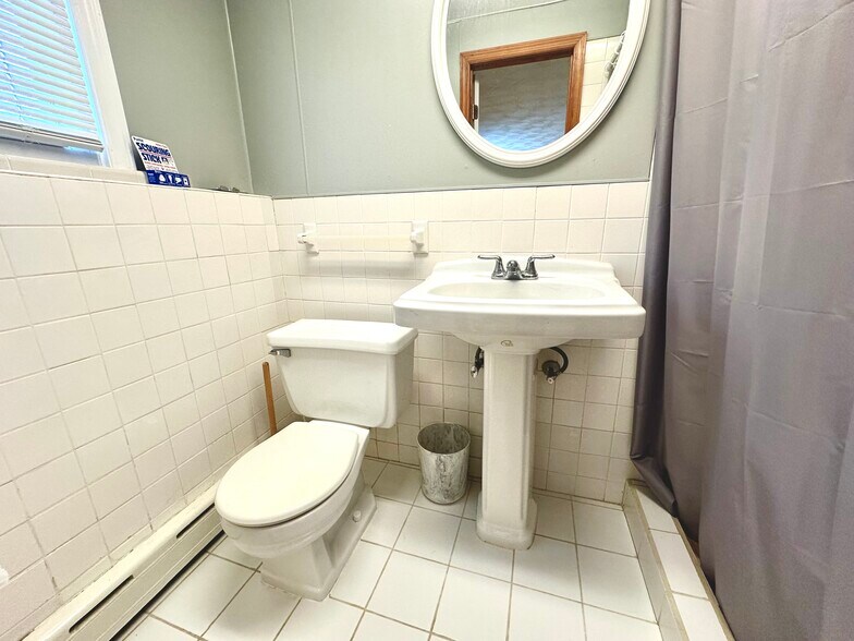 More Photos Of 591 Rt-34, Matawan Medical For Lease