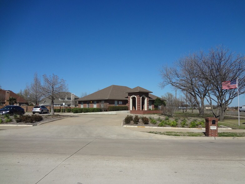 More Photos Of 4502 River Oaks Pky, Garland Medical For Lease