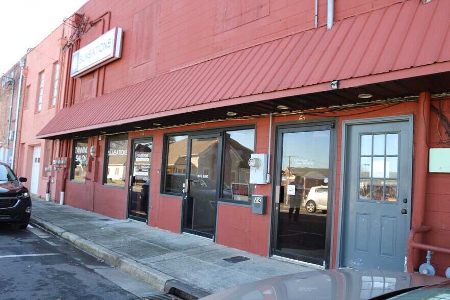 More Photos Of 24-28 S East St, Jasper Storefront Retail Residential For Lease