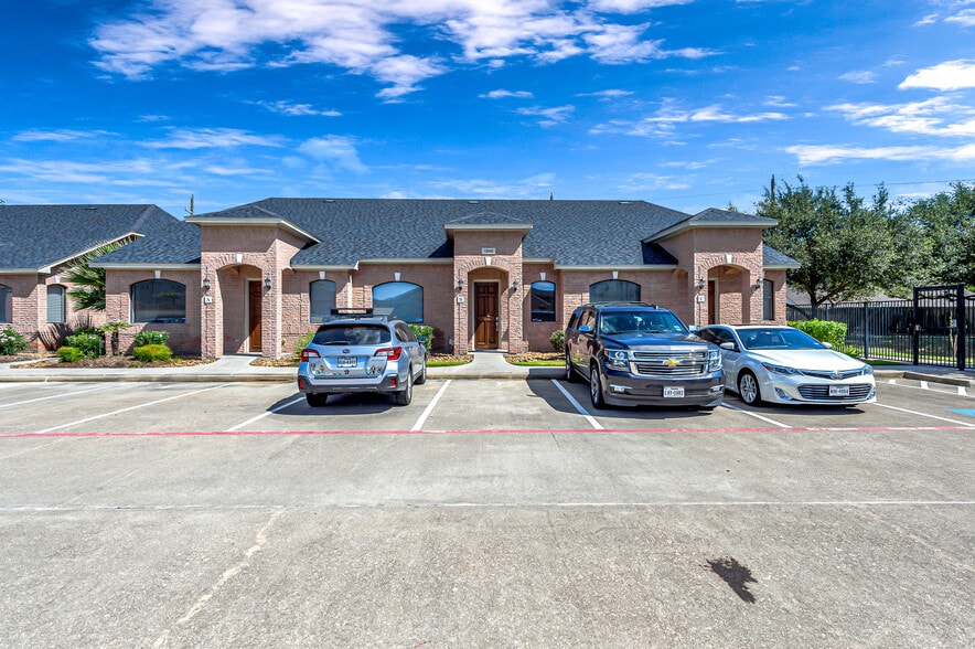 More Photos Of 1846 Snake River Rd, Katy Medical For Lease