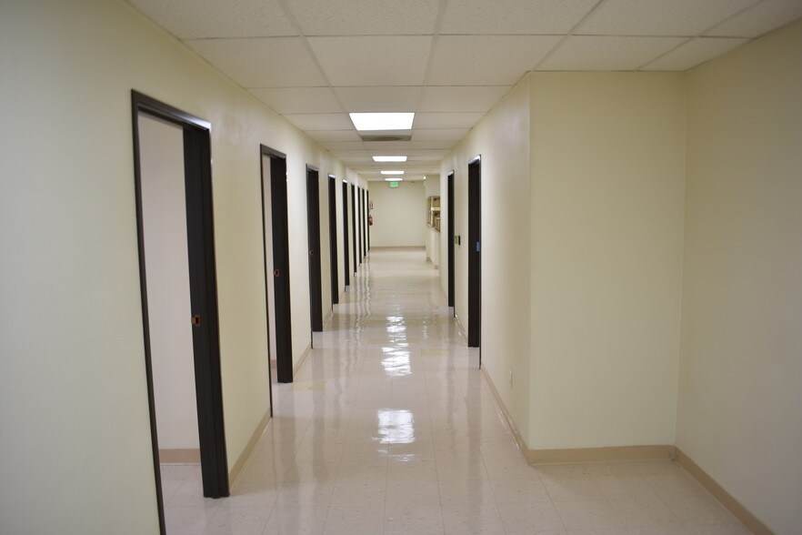 More Photos Of 2501 S Hill St, Los Angeles Office For Sale