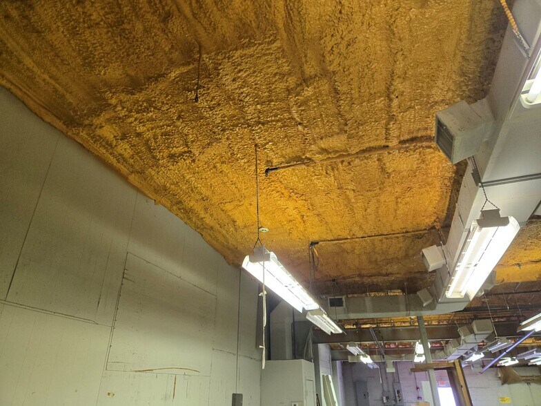 More Photos Of 2902 W Chestnut St, Tampa Industrial For Lease