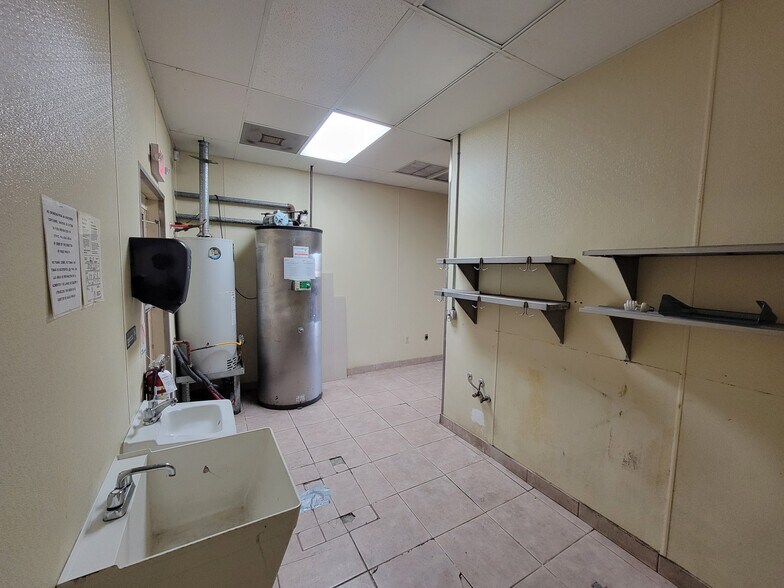 More Photos Of 12011 Bammel North Houston Rd, Houston Restaurant For Lease