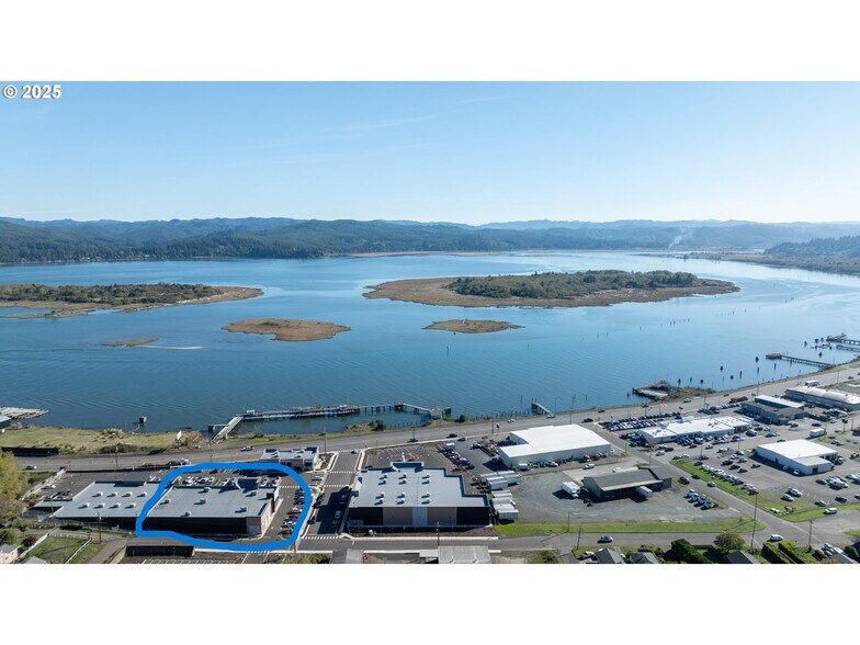 More Photos Of 1236 Teakwood Ave, Coos Bay Health Club For Sale
