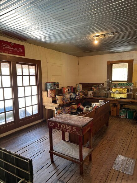 More Photos Of 5174 Rockford Rd, Dobson Freestanding For Sale