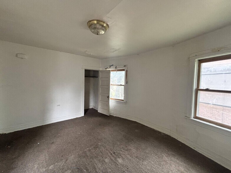 More Photos Of 12 Waltham St, Hammond Multifamily For Sale