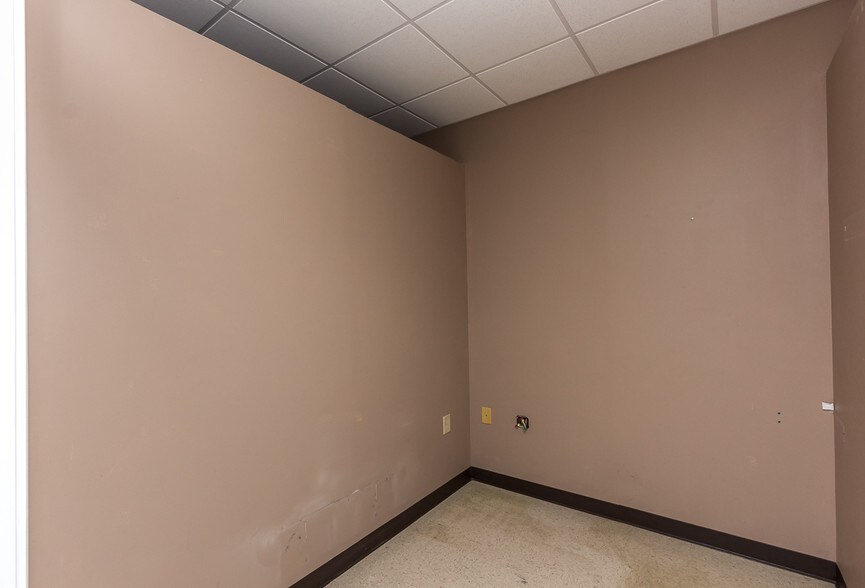 More Photos Of 133 E Main St, Youngsville General Retail For Lease
