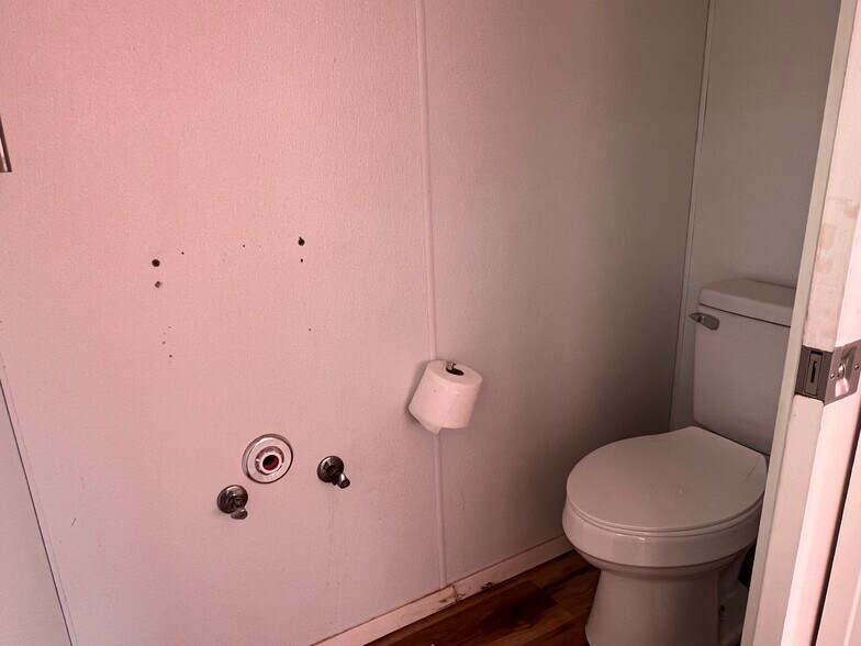 More Photos Of 302 E Omega St, Henrietta General Retail For Sale
