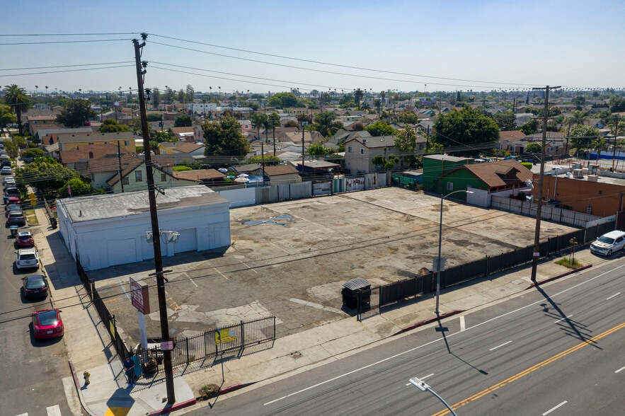 More Photos Of 110 E 62nd St, Los Angeles Auto Repair For Lease