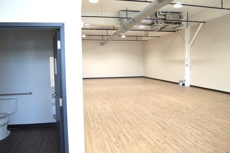 More Photos Of 224 Berlin Tpke, Berlin Restaurant For Lease