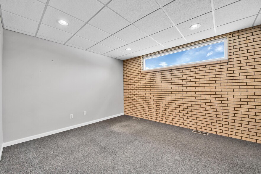 More Photos Of 23380 Goddard Rd, Taylor Freestanding For Lease
