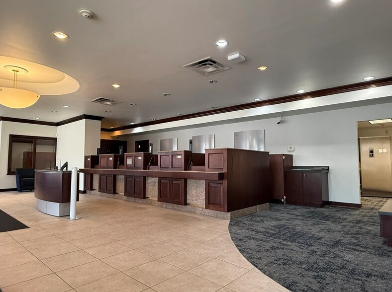 More Photos Of 276 East Bay St, Charleston Storefront Retail Office For Lease