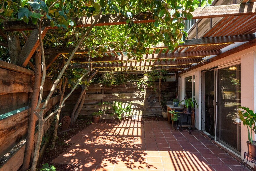More Photos Of 1041 3rd St, Novato Apartments For Sale