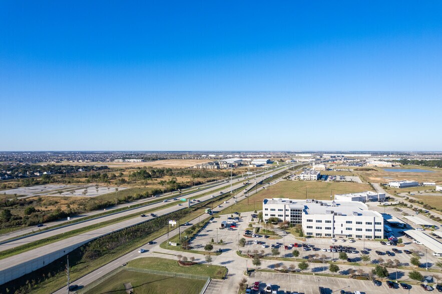 More Photos Of 2002 W Grand Pky N, Katy Office Residential For Lease