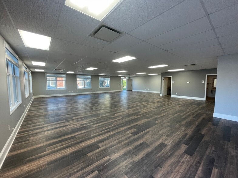More Photos Of 16610 W 159th St, Lockport Office For Lease