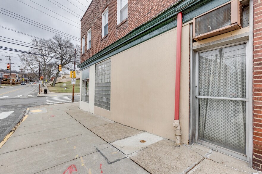 More Photos Of 6300 Forward Ave, Pittsburgh Storefront Retail Residential For Lease