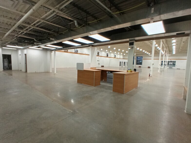 More Photos Of 2747 Chamberland St, Rockland Freestanding For Lease