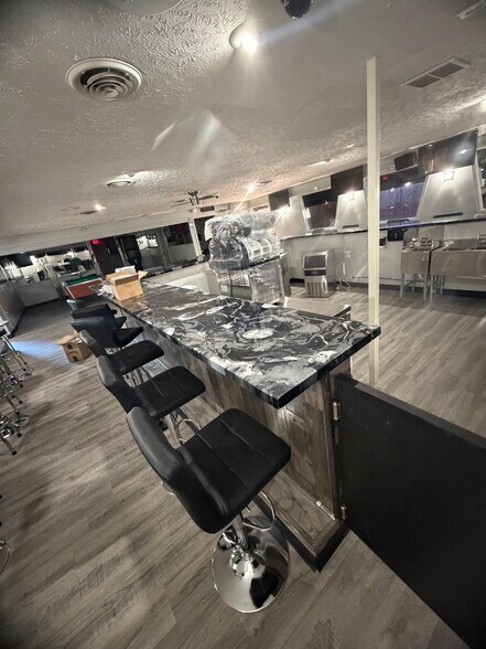 More Photos Of 6028 N Dixie Dr, Dayton Bar For Sale