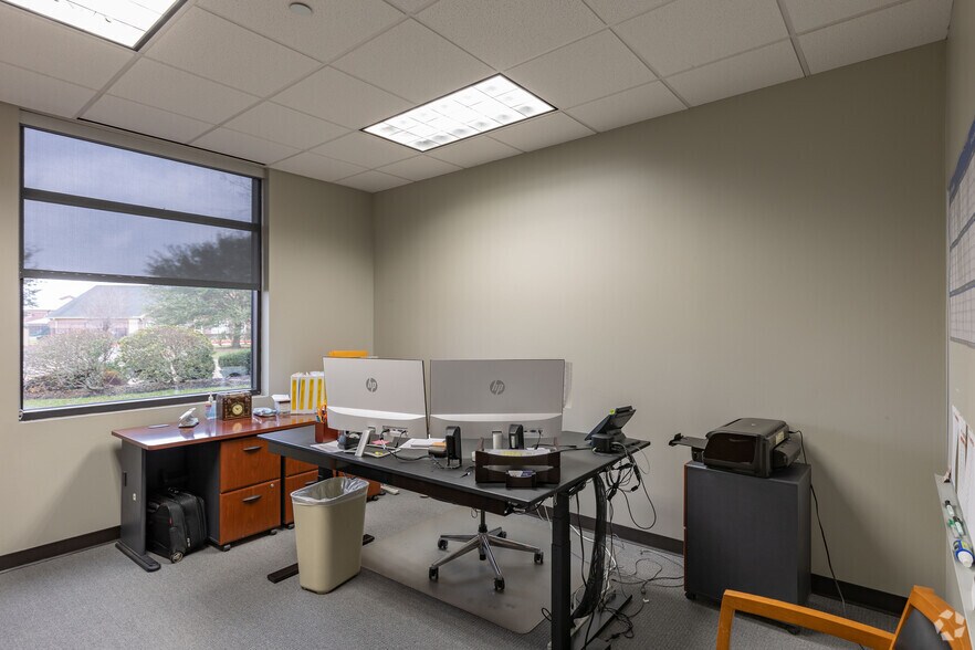 More Photos Of 12300 Dundee Ct, Cypress Unknown For Lease