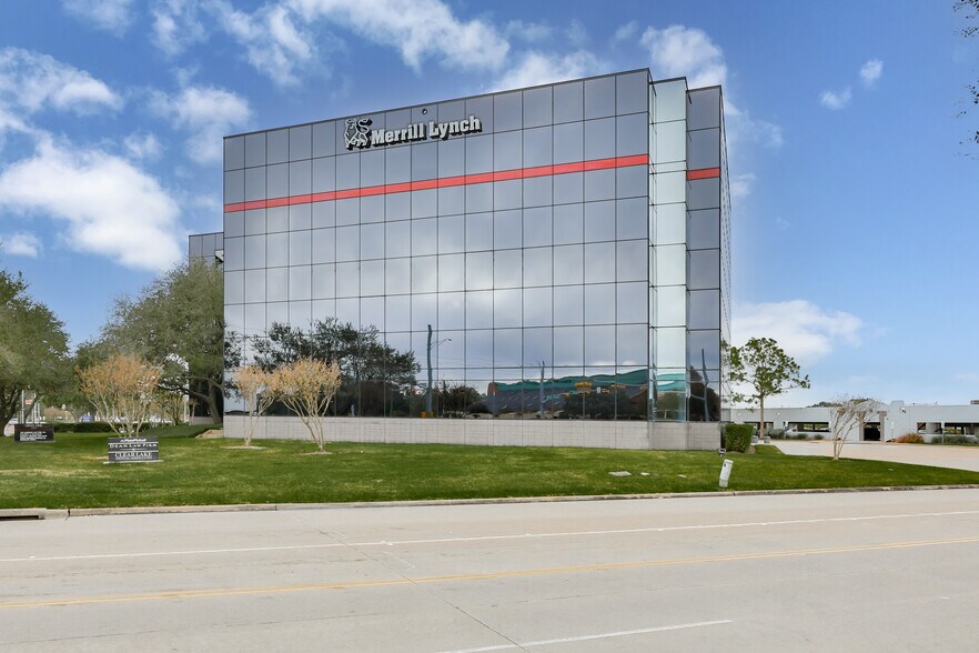 More Photos Of 17225 El Camino Real, Houston Office For Lease