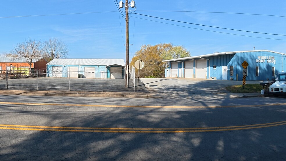 Primary Photo Of 1106 S 5th St, Easley Flex For Sale