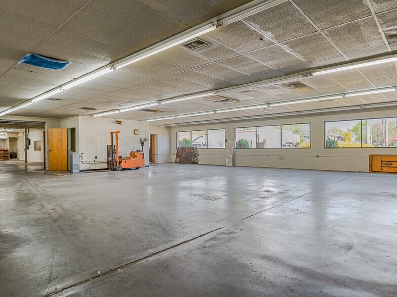 More Photos Of 544 Haywood Rd, Asheville Light Distribution For Sale