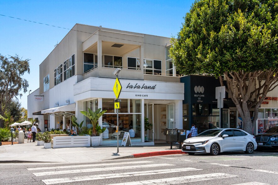 More Photos Of 1620 California Ave, Santa Monica Apartments For Sale
