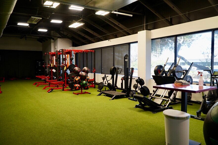 More Photos Of 5850 W Cypress St, Tampa Office For Lease