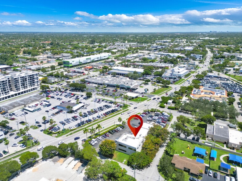 More Photos Of 17891 S Dixie Hwy, Miami Office For Sale