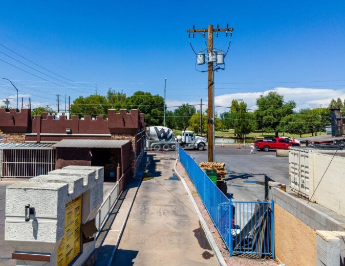 More Photos Of 801 E Broadway Rd, Mesa Fast Food For Sale