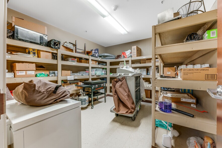 More Photos Of 20 Southland Dr, Fairmont Hotel For Sale