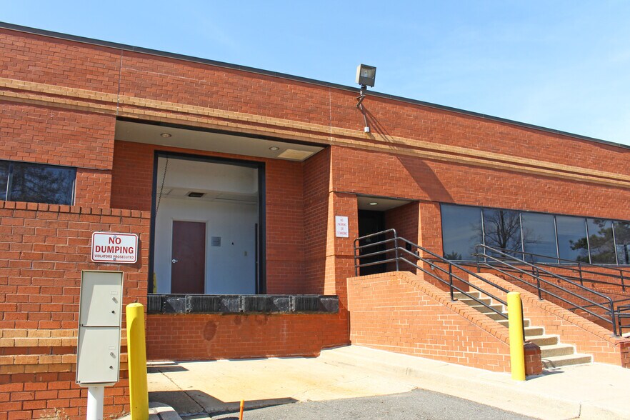 More Photos Of 10003 Derekwood Ln, Lanham Office For Lease