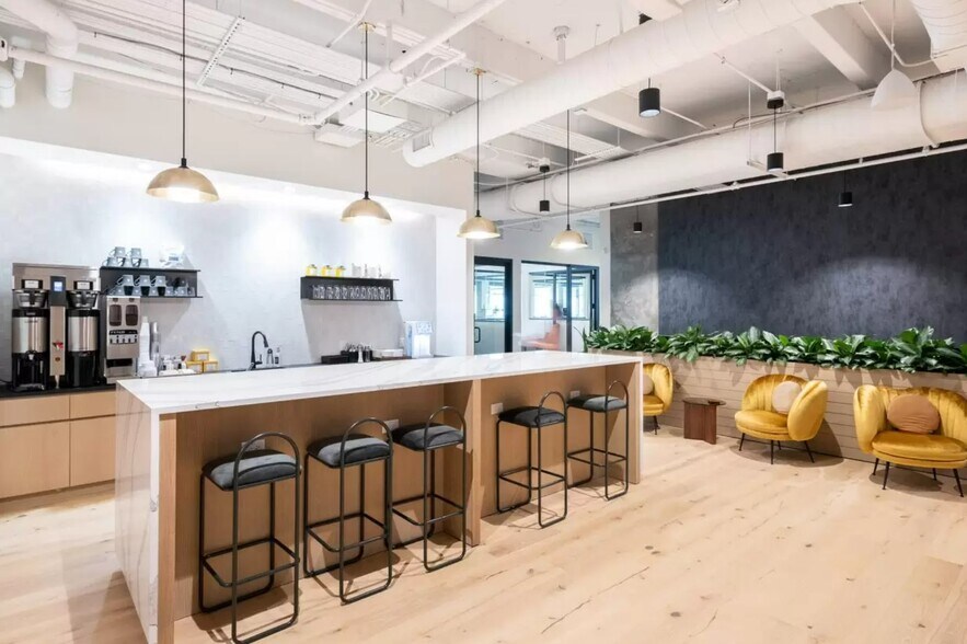 More Photos Of 200 Central Ave, Saint Petersburg Coworking Space