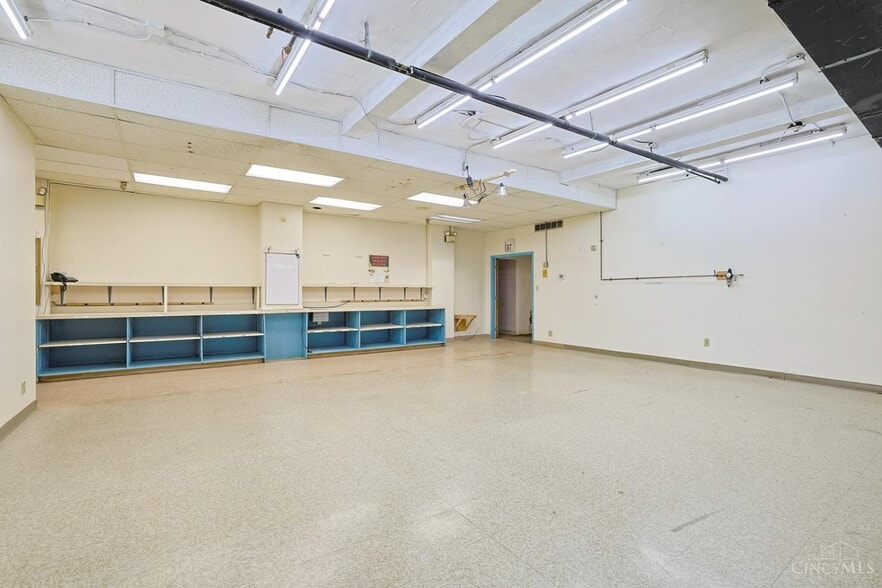 More Photos Of 2108 Central Pky, Cincinnati Loft Creative Space For Sale