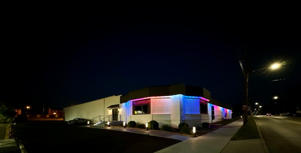 More Photos Of 969 Dixie Hwy, Rossford Freestanding For Lease