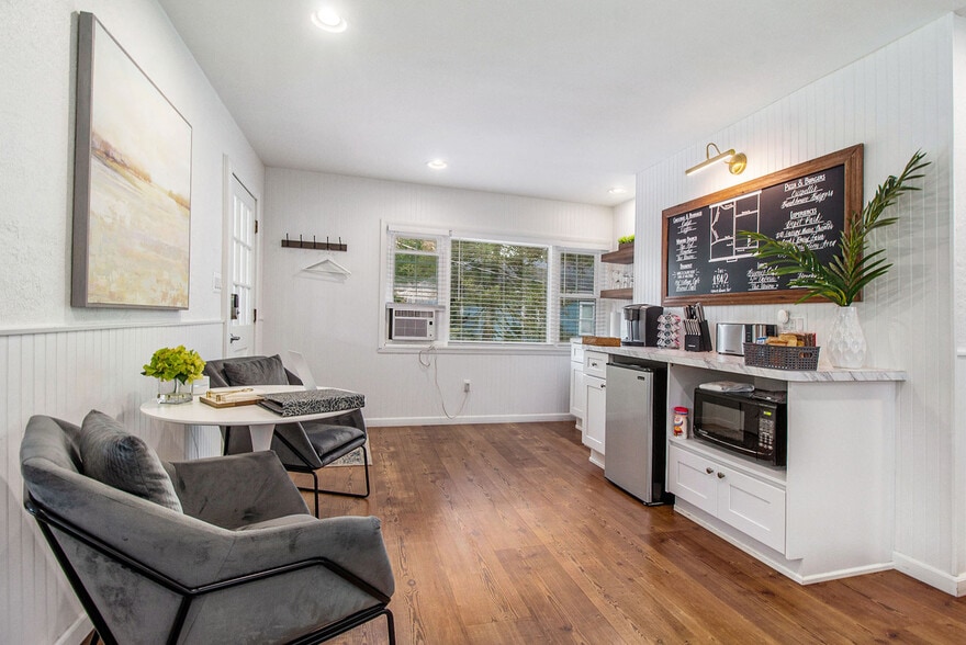 More Photos Of 155 N Main St, Village of Clarkston Hospitality For Sale