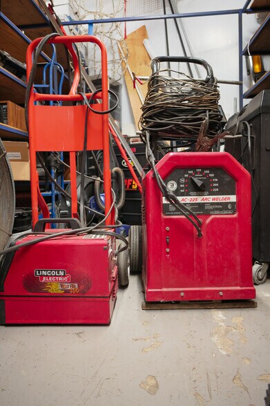 More Photos Of 5220 Interstate Highway 35 S, San Antonio Industrial For Sale