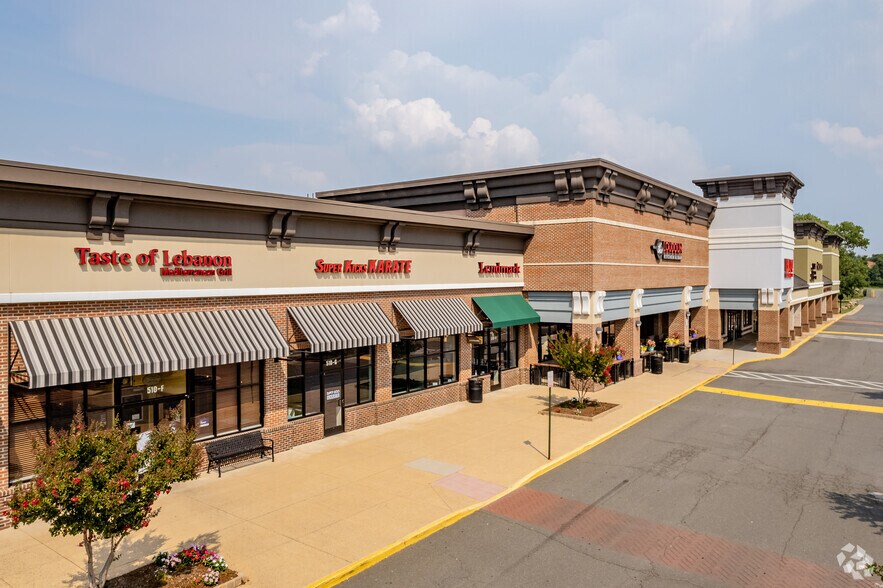 More Photos Of 510-550 E Market St, Leesburg Unknown For Lease