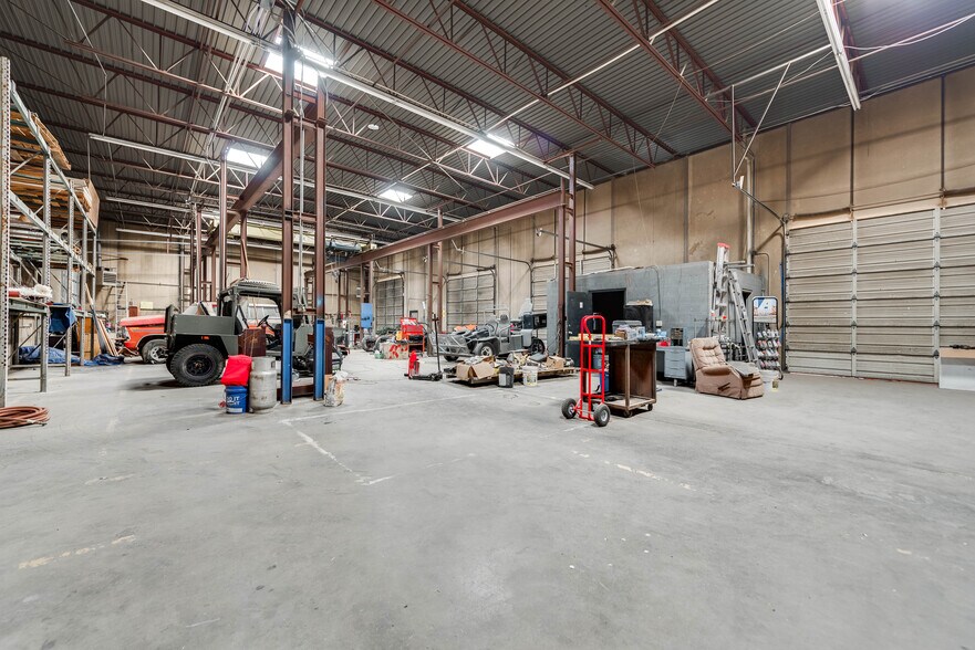 More Photos Of 308 E Louisiana Ave, Midland Light Manufacturing For Sale