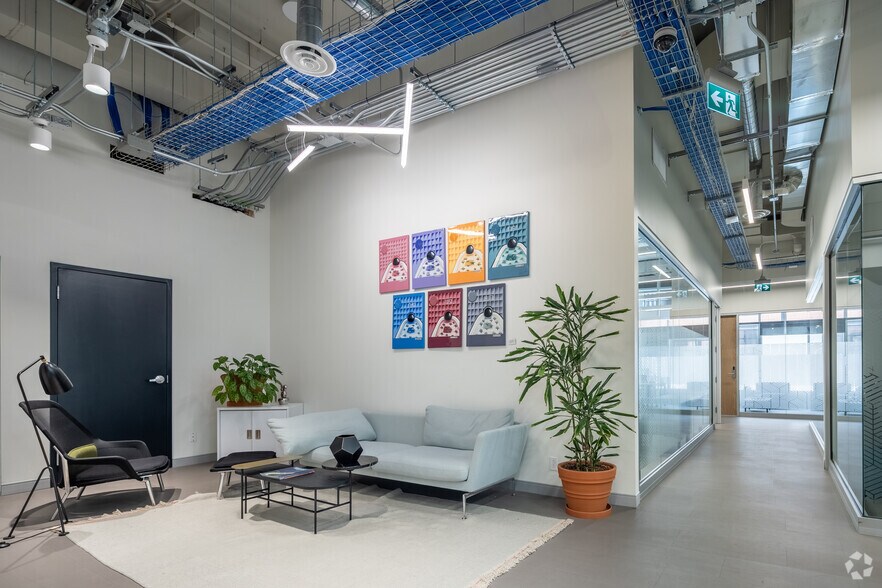 More Photos Of 75 Rue Queen, Montréal Coworking Space