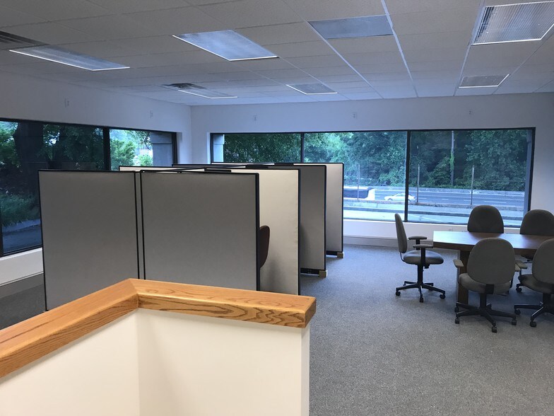 More Photos Of 2707 Buford Hwy, Atlanta Office For Sale