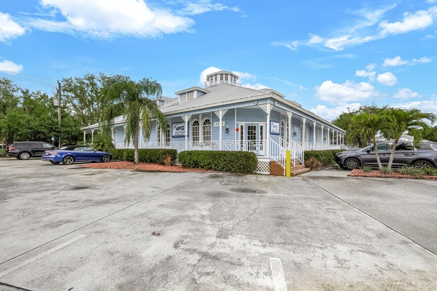 Primary Photo Of 1361 Royal Palm Square Blvd, Fort Myers Office For Lease